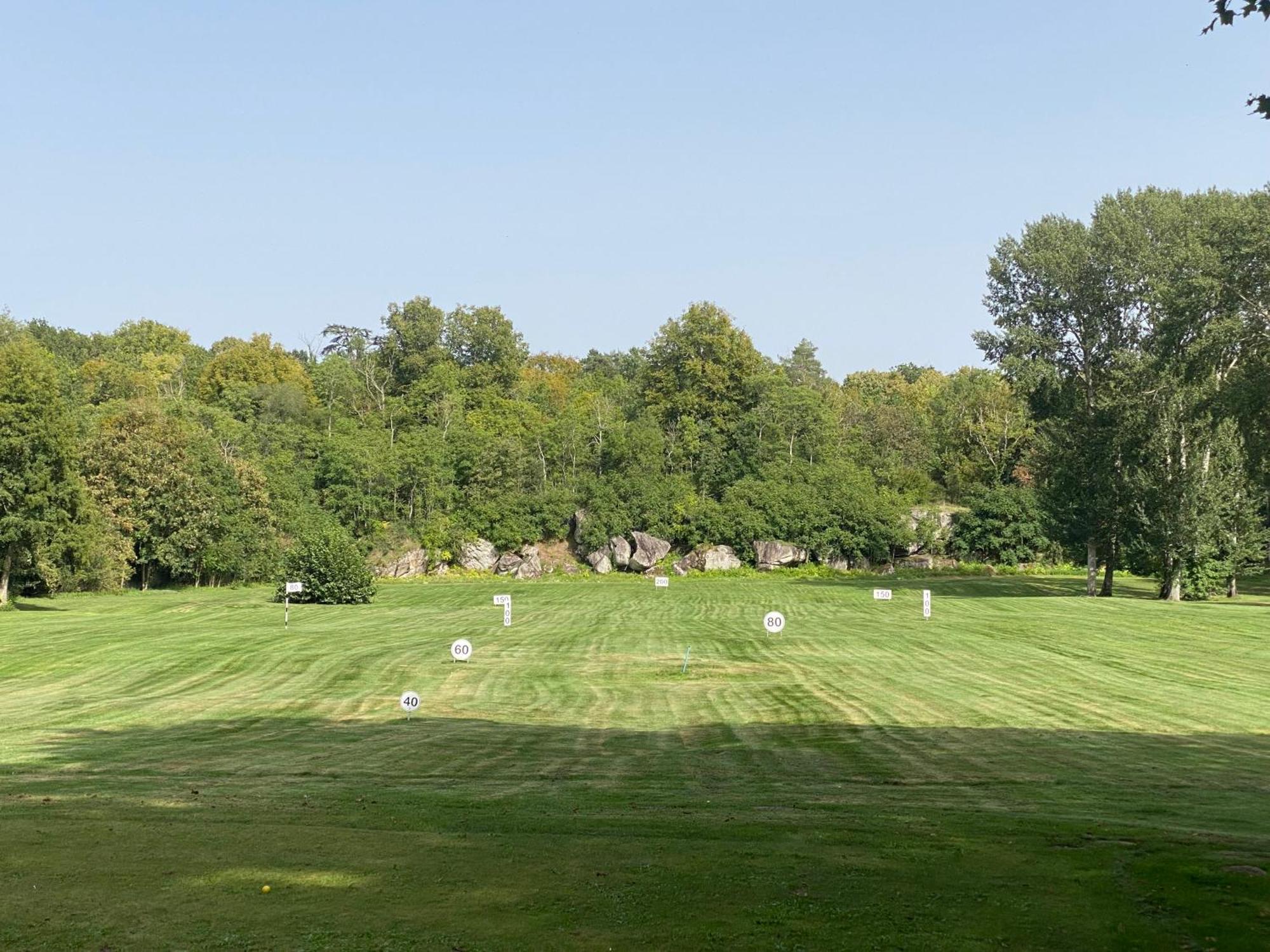 Chateau D'Augerville Golf & Spa Resort Exterior photo